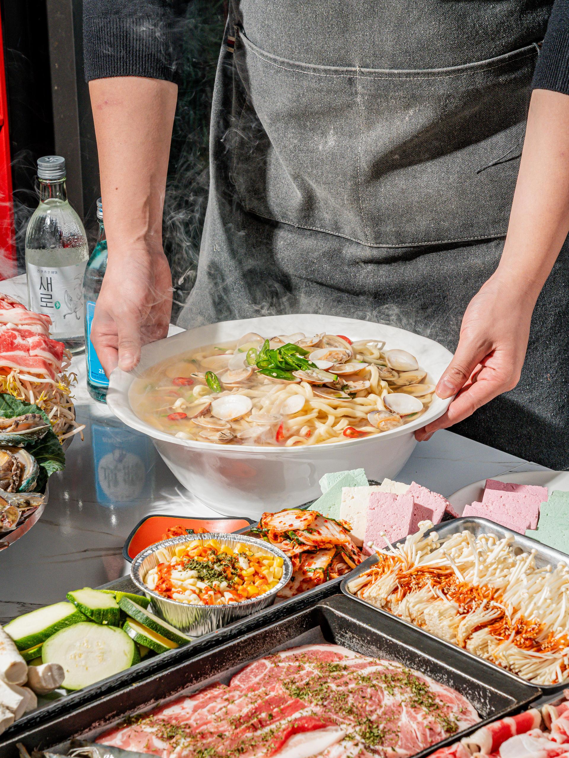 오봉이 해물칼국수 네이버 플레이스 사진 - 공간 분위기 컷