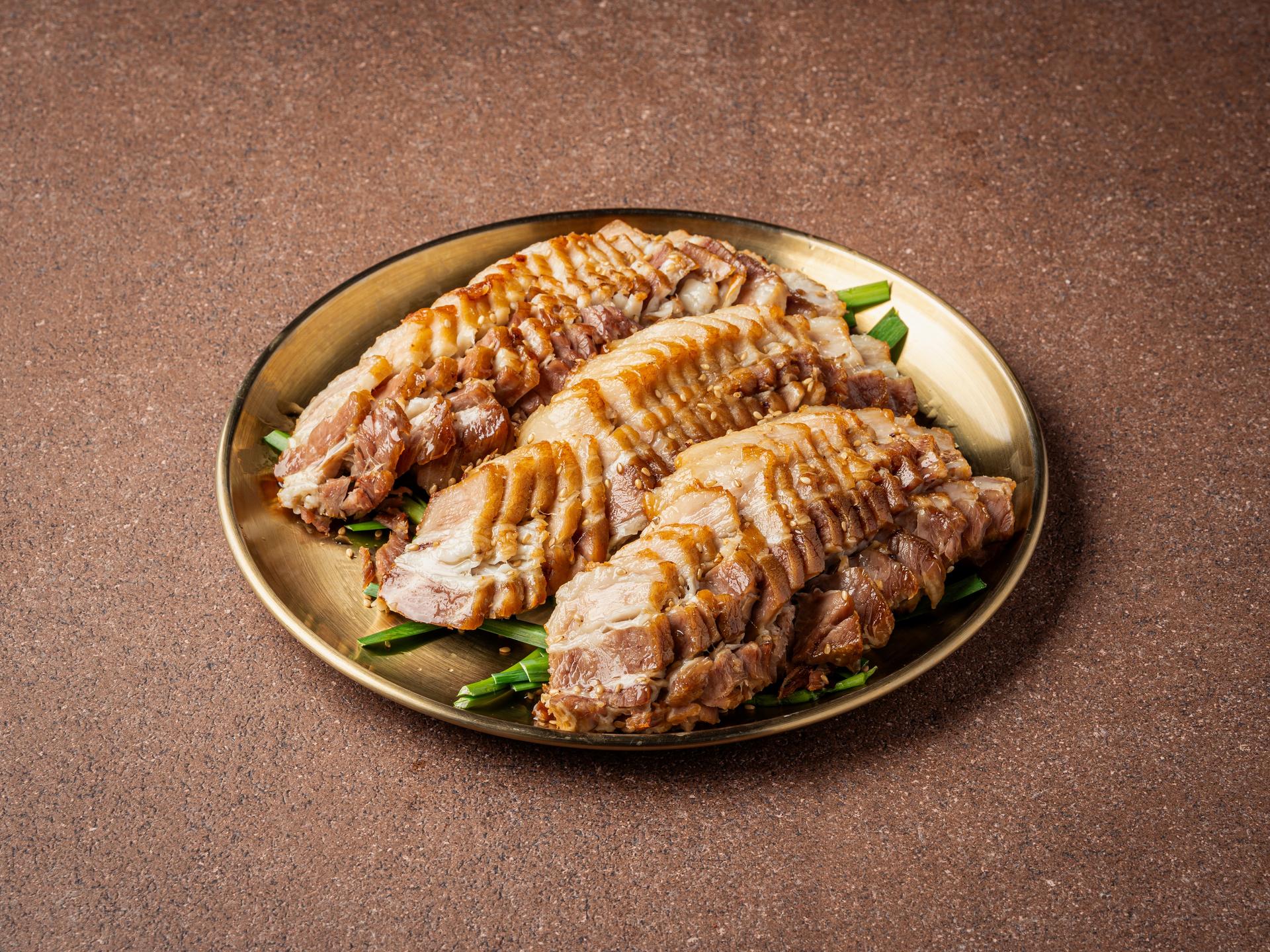 화덕에 구운 금족발 배달음식사진 - 마무리 컷