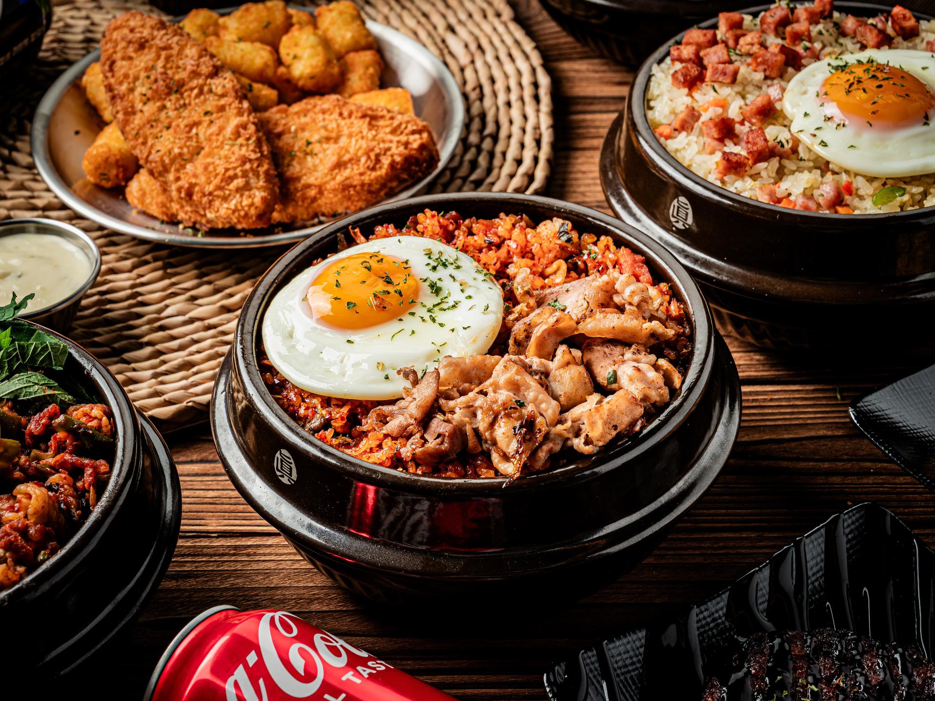 청춘볶음밥 배달음식사진 - 디테일 컷 (한상 차림 컷)
