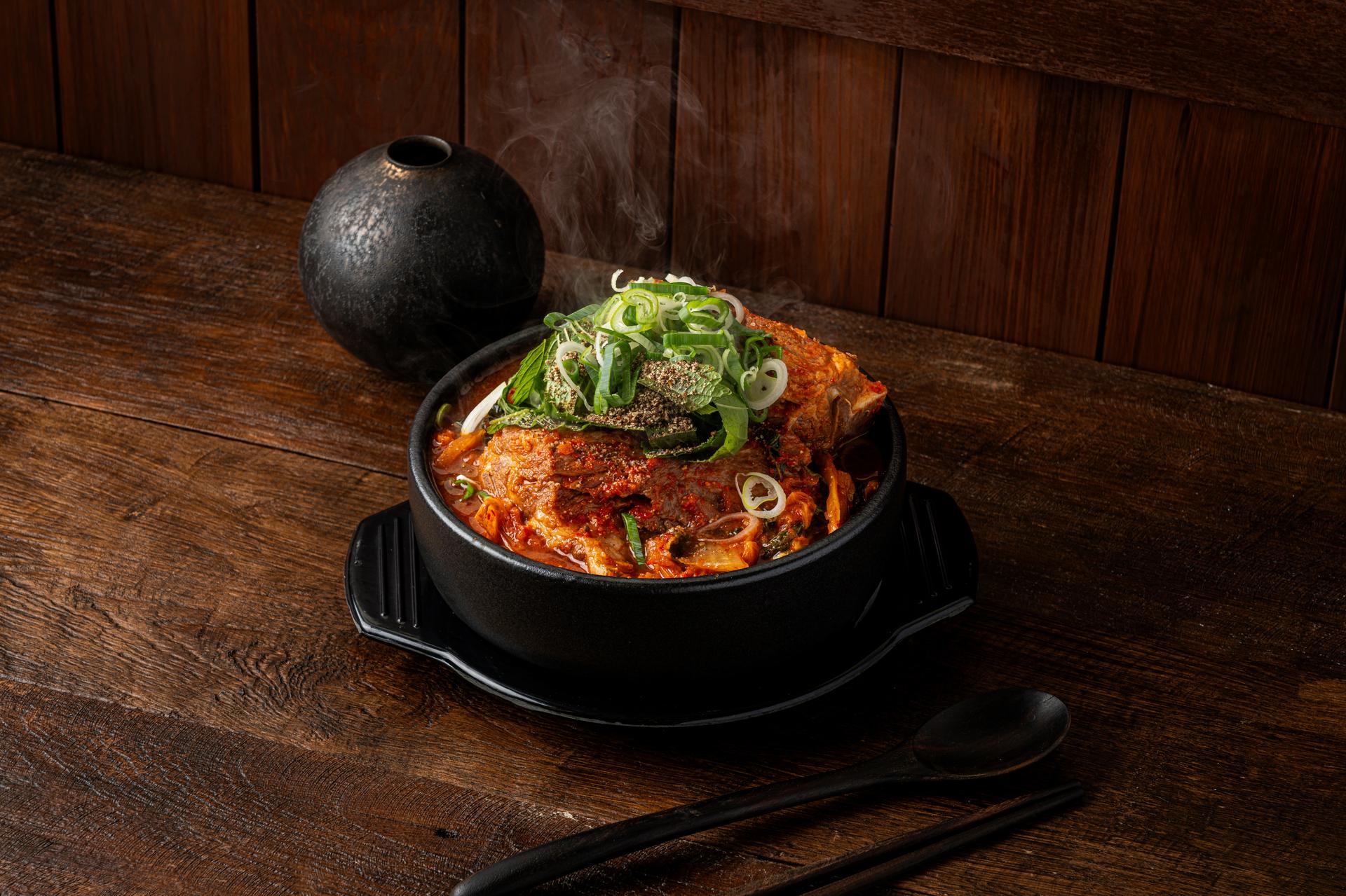 양푼이&감자탕 등뼈김치찜 포스터촬영 8 - 소몽스튜디오