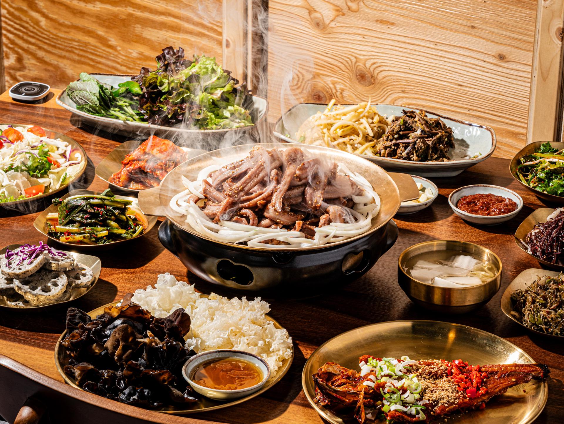 파주 돼지갈비 메뉴촬영, 숯불 한상 연출컷
