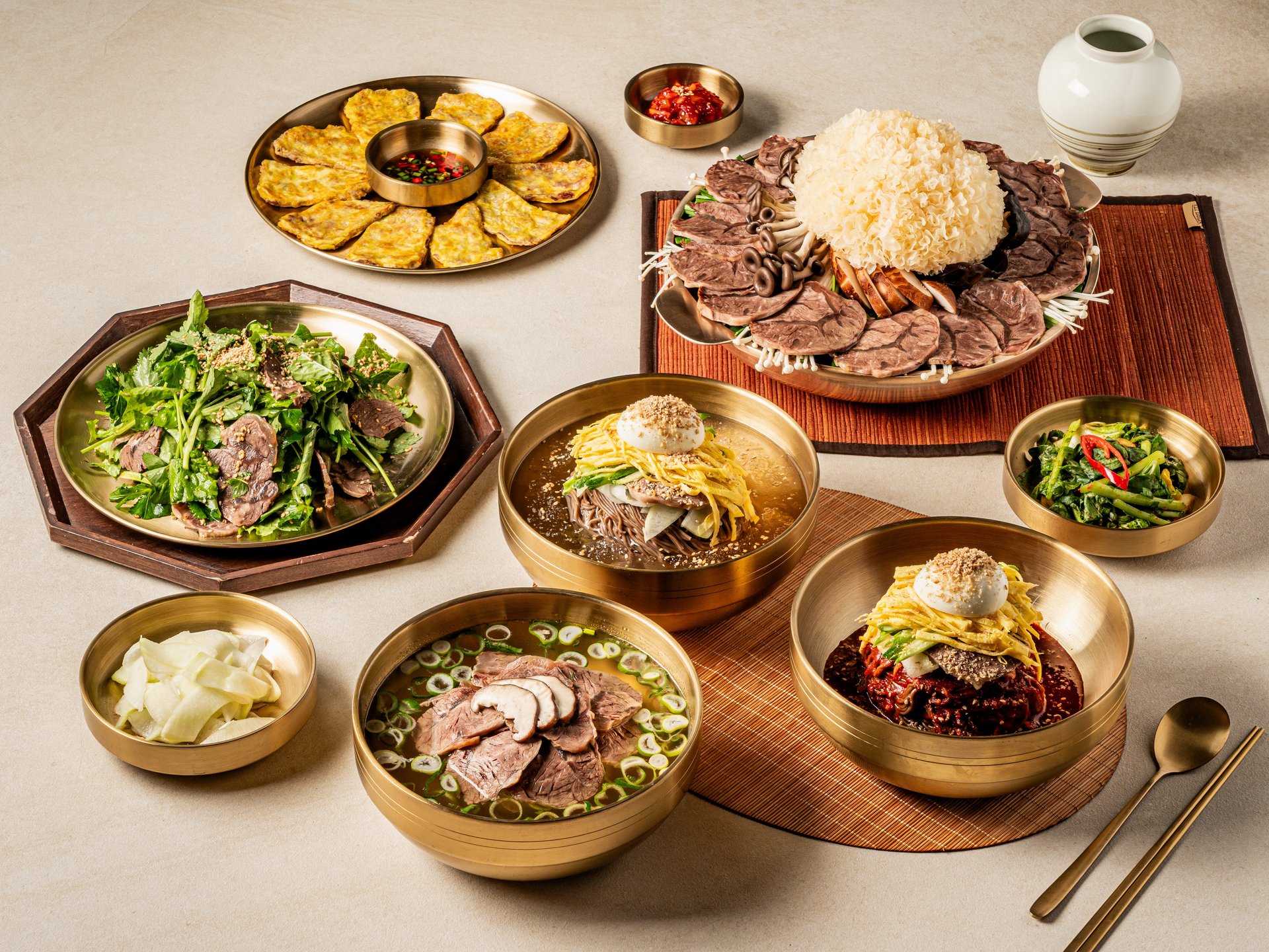 대전 면옥 냉면 음식사진촬영 사례 — 유성 수통골 대전면옥 | 오픈 전 한번에 끝내기 관련 촬영 사례 5