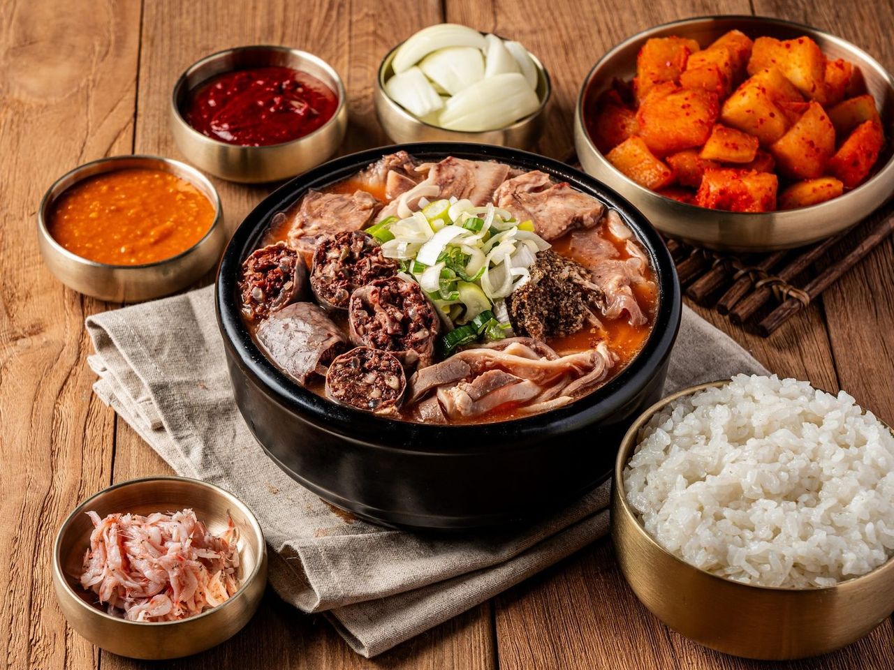국밥 배달 음식사진촬영 예시 - 배달앱 규격에 맞춰 정리한 국밥 대표 썸네일컷