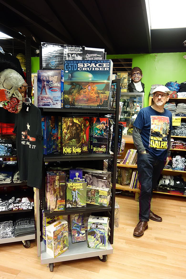 Comic rack