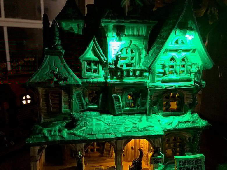 Lemax Haunted House, Upstairs
