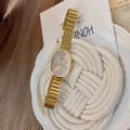 Luxury Vintage Gold Bracelet Women's Watch with Quartz Movement - Elegant and Versatile Timepiece for Casual and Formal Wear, Durable Construction, Perfect Gift for Her - Stylish Retro Accessory with Intricate Details and Unique Design