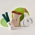 Interactive Pet Dog Plush Noise Chewing Toy with Vegetable Series Design, Durable Material, Squeak Feature, and Puzzle Element for Mental Stimulation and Playtime Engagement