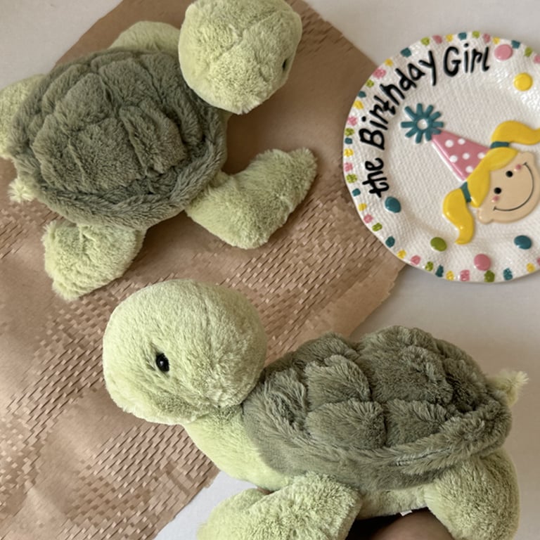 Realistic Tortoise Plush Toy Keychain - Soft and Huggable Sea Turtle Stuffed Animal with Lifelike Details - Perfect Gift for Kids - Decorative Car, Home, and Office Accessory - Portable and Cute Keyring Attachment Included