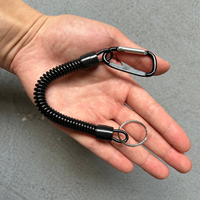 Durable Tactical Retractable Spring Elastic Rope with Secure Anti-Lost Functionality and Adjustable Length - Ideal for Hiking, Camping, Fishing, and Outdoor Adventures - Easy to Use Versatile Outdoor Companion for Phones, Keys, and Gear