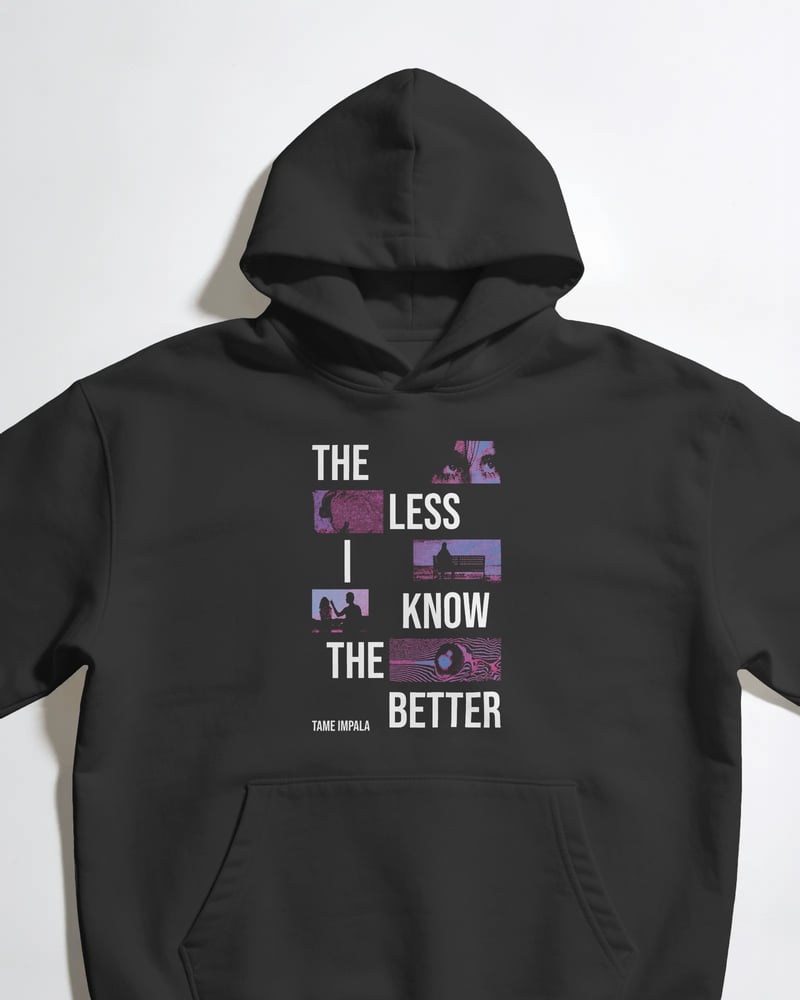Siyah oversize kapüşonlu sweatshirt üzerinde Tame Impala The Less Know baskısı, psikedelik tarzı, fotoğraf 1/3