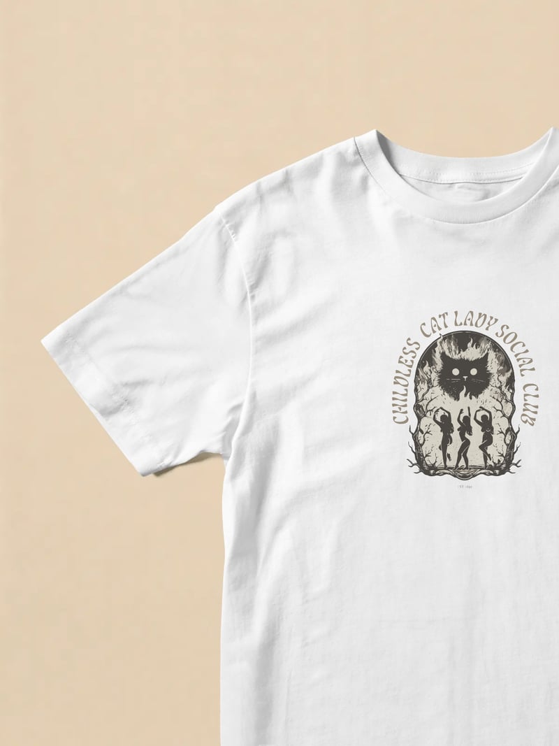 Childless Cat Lady Social Club Beyaz Tişört