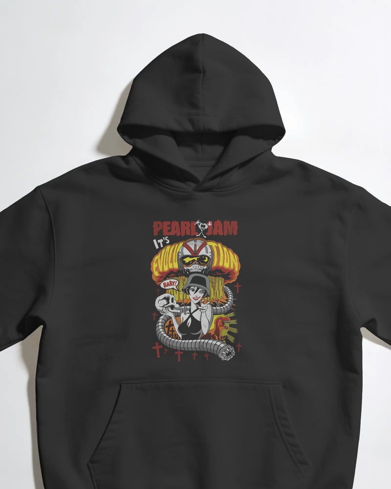 Siyah oversize kapüşonlu sweatshirt üzerinde Pearl Jam Evolution baskısı, grunge tarzı, fotoğraf 1/3