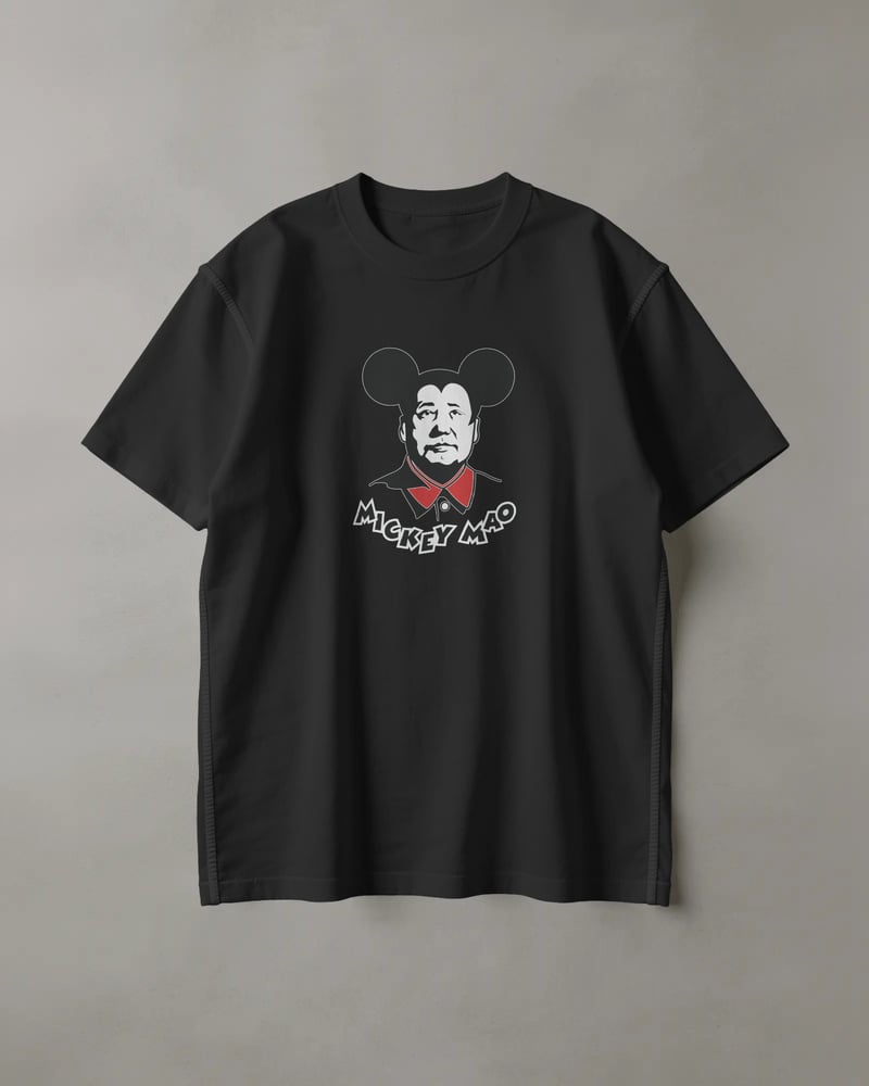 Siyah regular tişört üzerinde Mickey Mao baskısı, karikatür tarzı, fotoğraf 1/3
