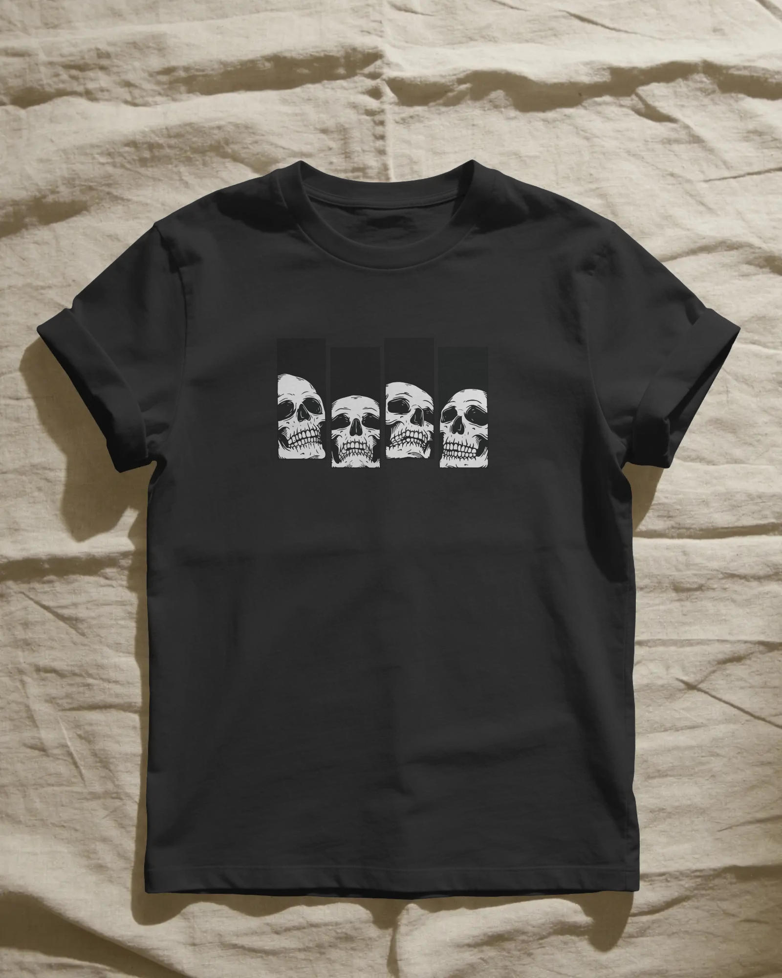 Four Skulls Unisex Siyah Tişört