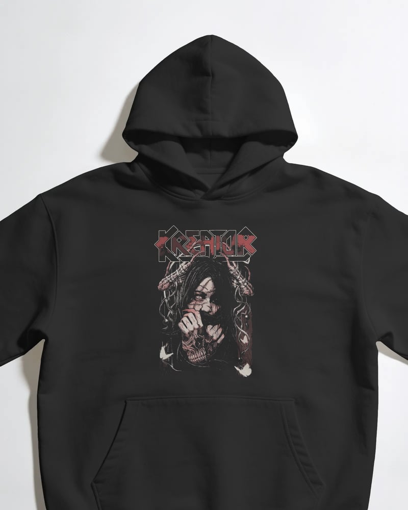 Siyah oversize kapüşonlu sweatshirt üzerinde Kreator Boynuzlu Kadın baskısı, gotik tarzı, fotoğraf 1/3