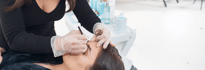 Eyebrow tinting vs microblading