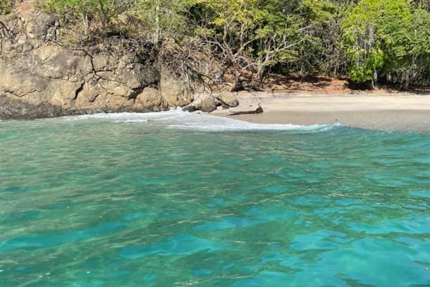 Beach in Costa Rica with beautiful blue water