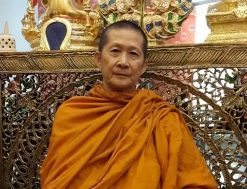 龍婆屈察勒（Phra Watchara Akawonno）：銀行會計師出家的高僧