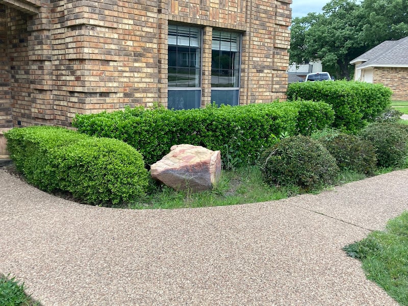 Valadez Landscaping LLC