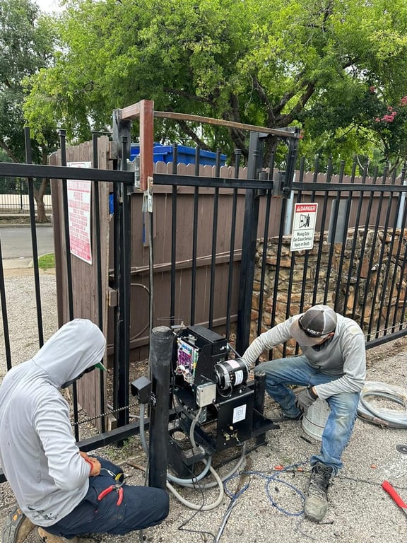 Everlast Gates & Fence