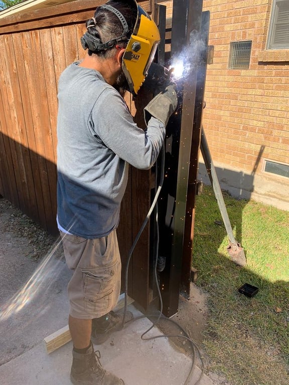 Everlast Gates & Fence