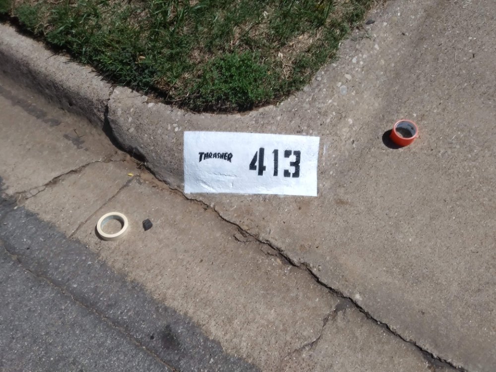 Curb Painting 817