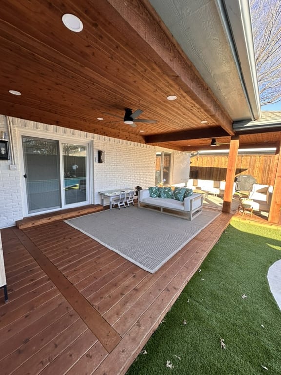 Estrada Fencing & Outdoor Living