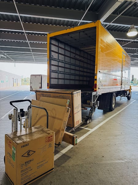 TL Moving