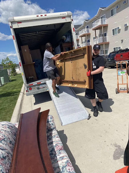 Moving Mountains Texas LLC