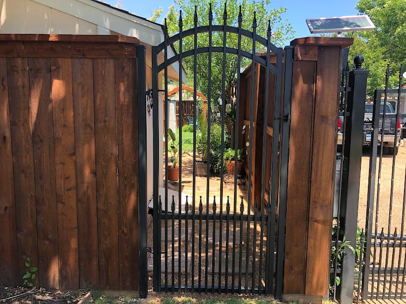 Rustic Fence & Steel