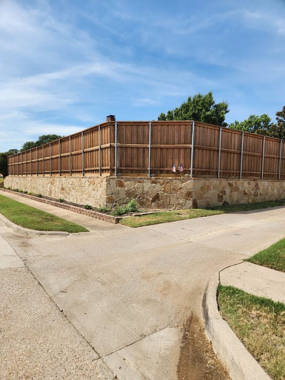 Zarate Fence