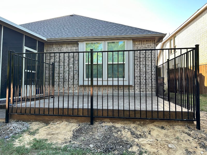 Stand Strong Fencing of East Dallas