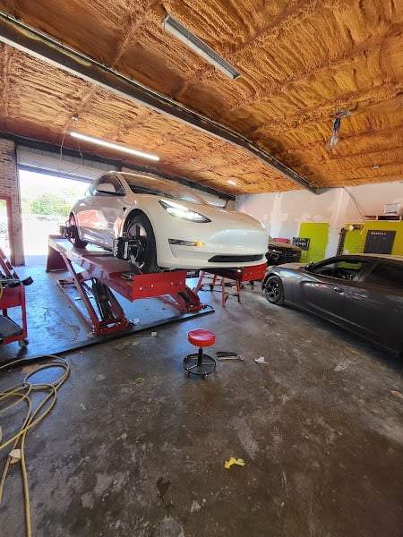 Ramirez Auto repair ,Body Shop & WHEEL ALIGNMENT LLC