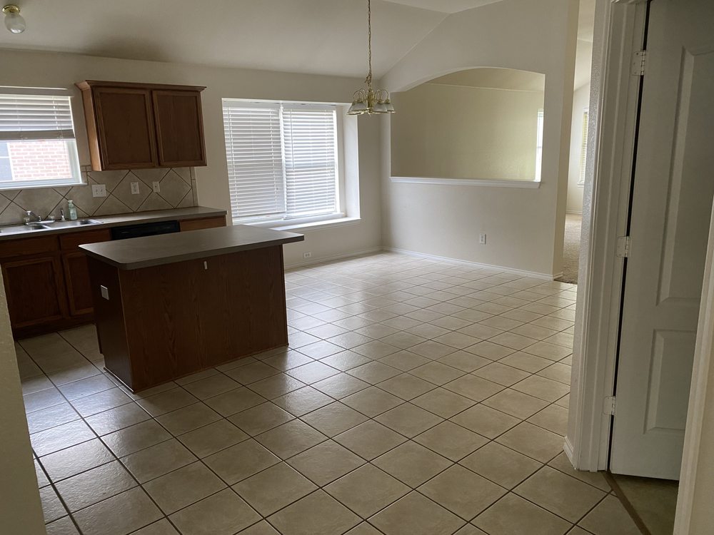 Happy Cleaners DFW