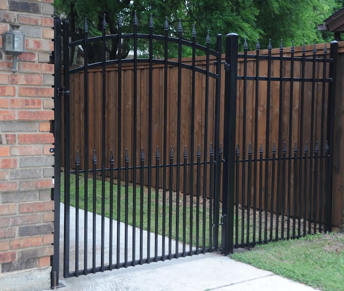 L & G Fence and Deck LLC