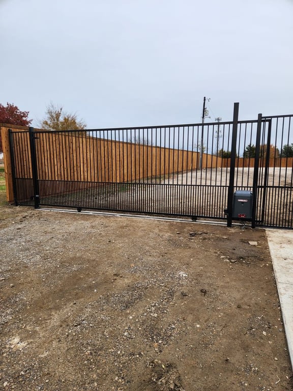 Zarate Fence
