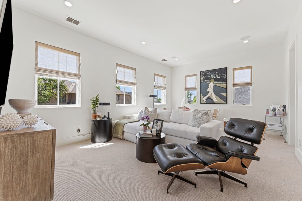 Living Modern Furnishings & Design