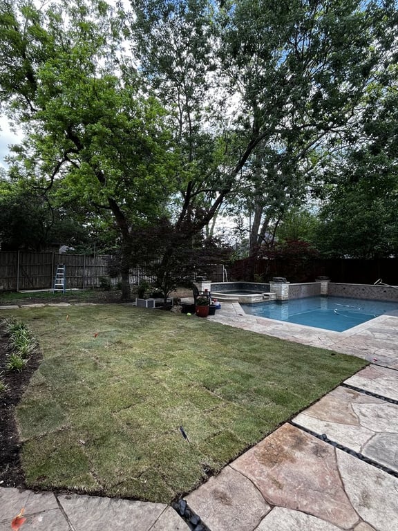 River Oaks Landscaping