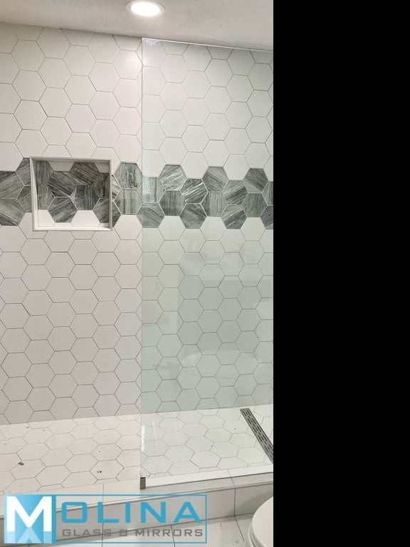 Molina Glass & Mirrors