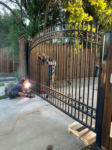 Everlast Gates & Fence