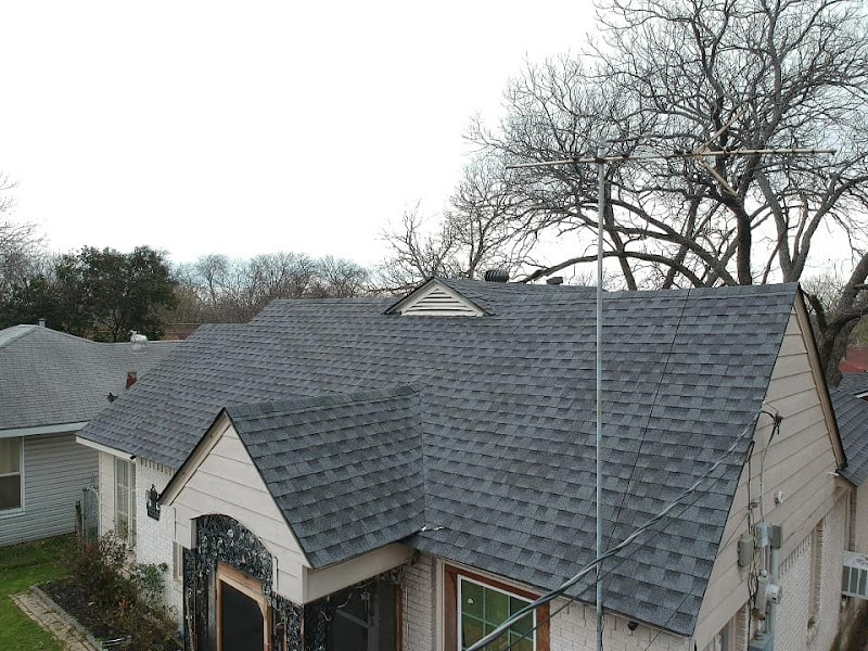 Reveles Roofing