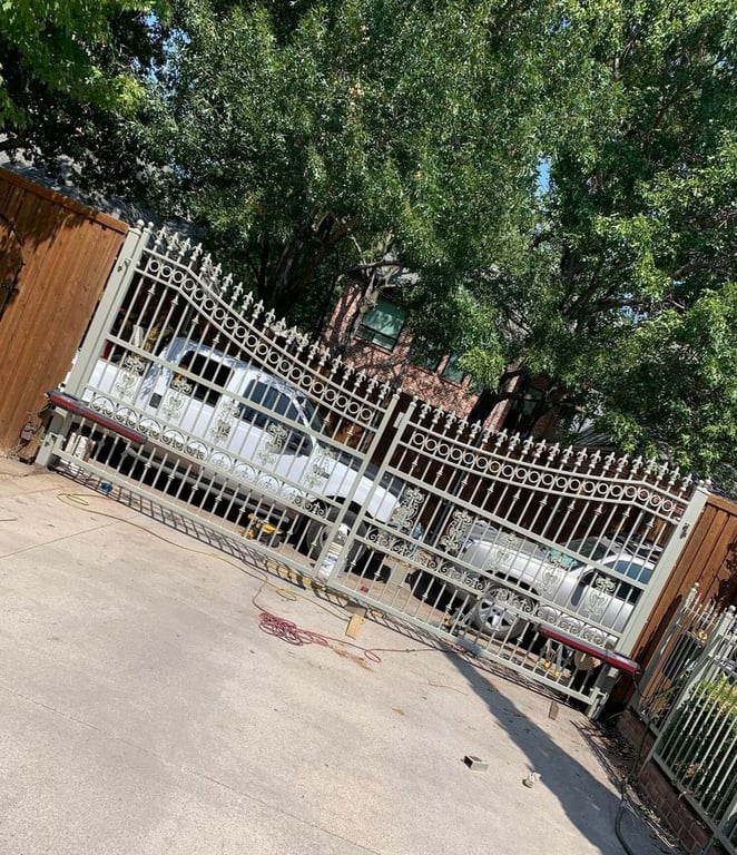 Everlast Gates & Fence