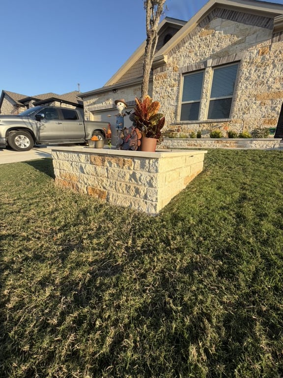 Estrada Fencing & Outdoor Living