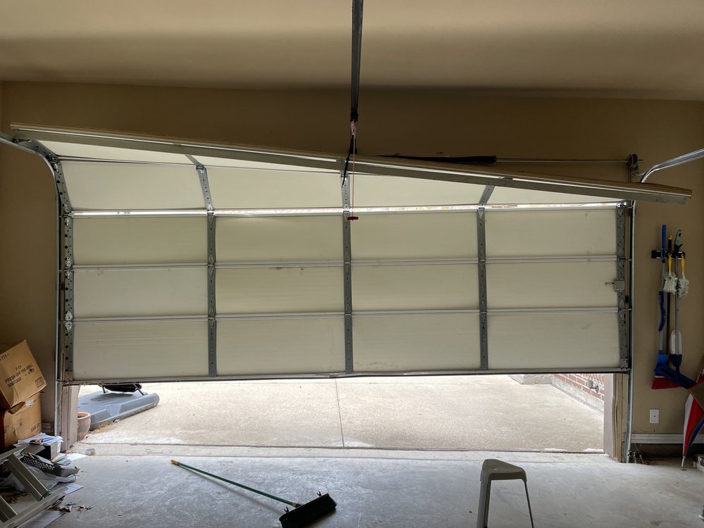 Garrett’s Gates And Garage Doors