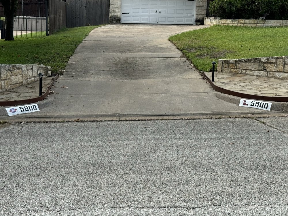 Dallas Curb Painting