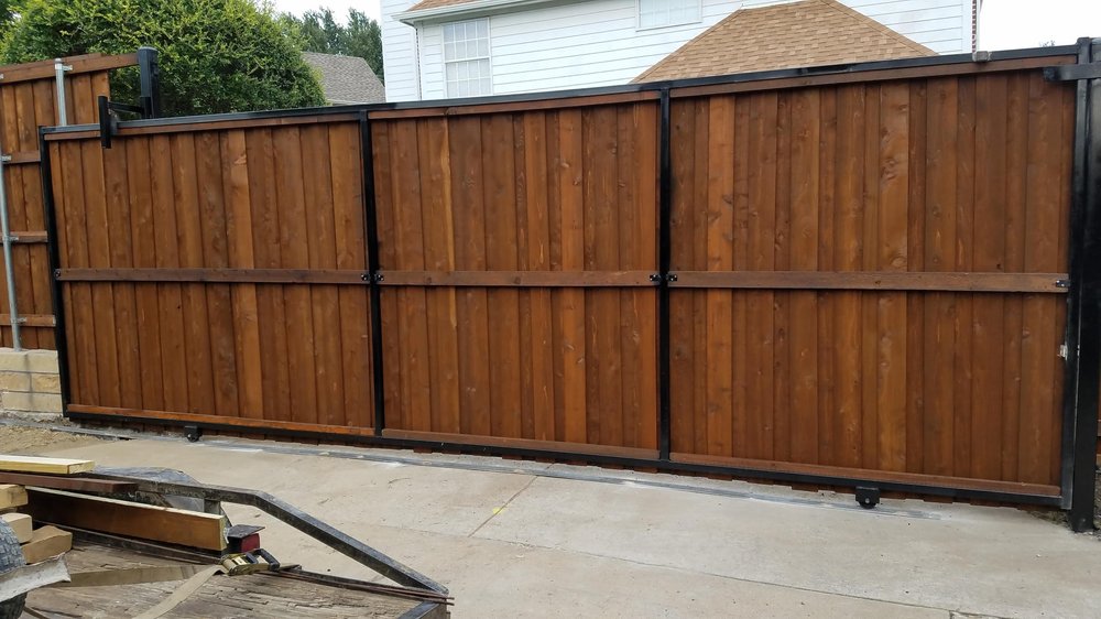 Carlos Custom Fence