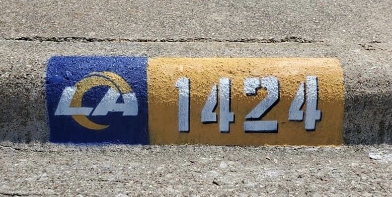 Curb Painting 817