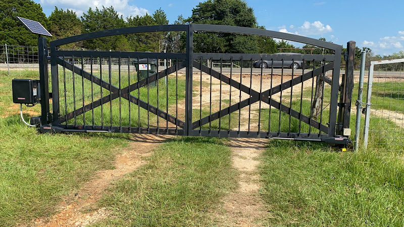 Everlast Gates & Fence
