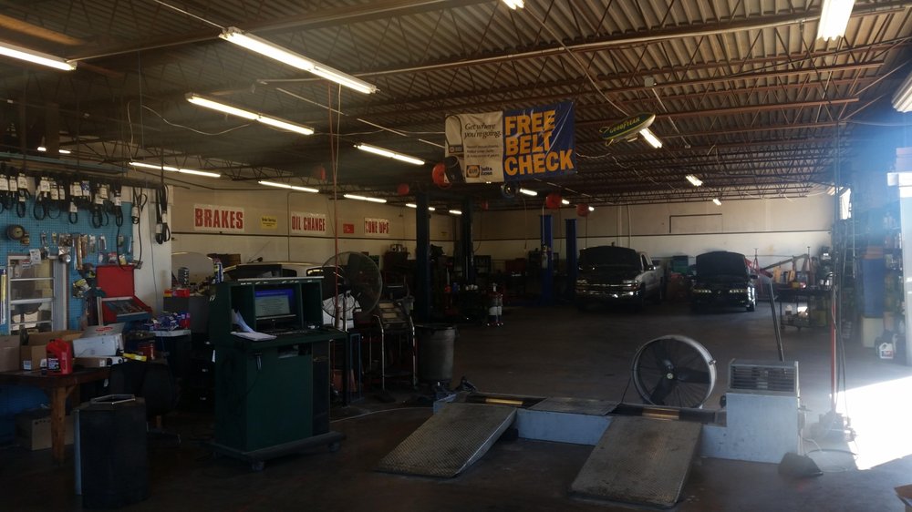 Lynn's Auto Care
