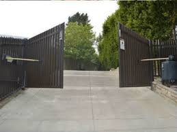 Santos Gate Repair